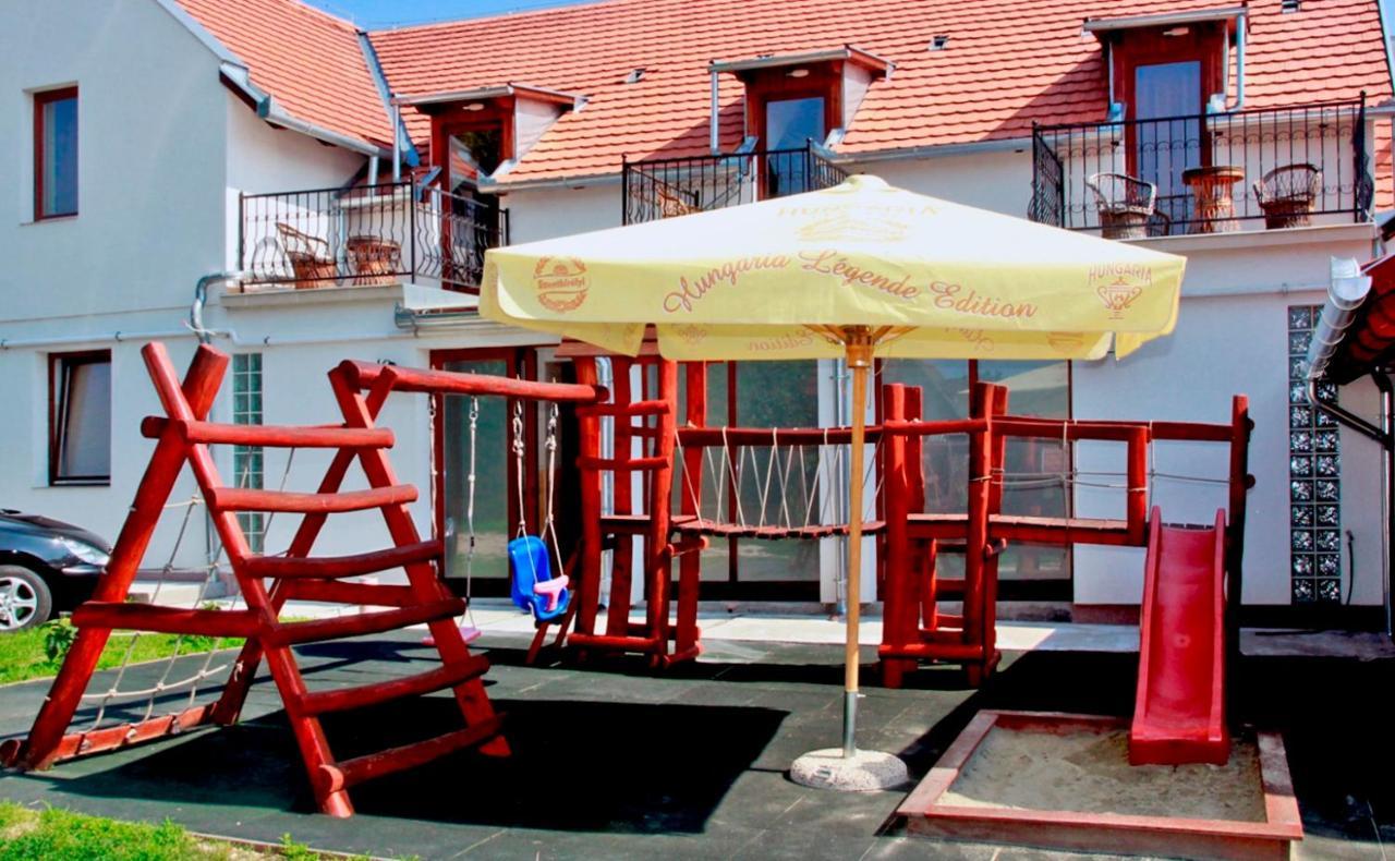 Polgár Panzió Villány Exterior foto
