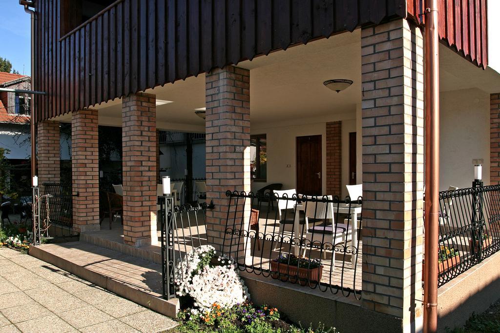 Polgár Panzió Villány Exterior foto